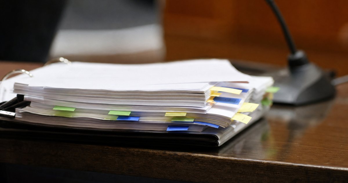What are the best practices for adding exhibit labels to documents before a hearing?